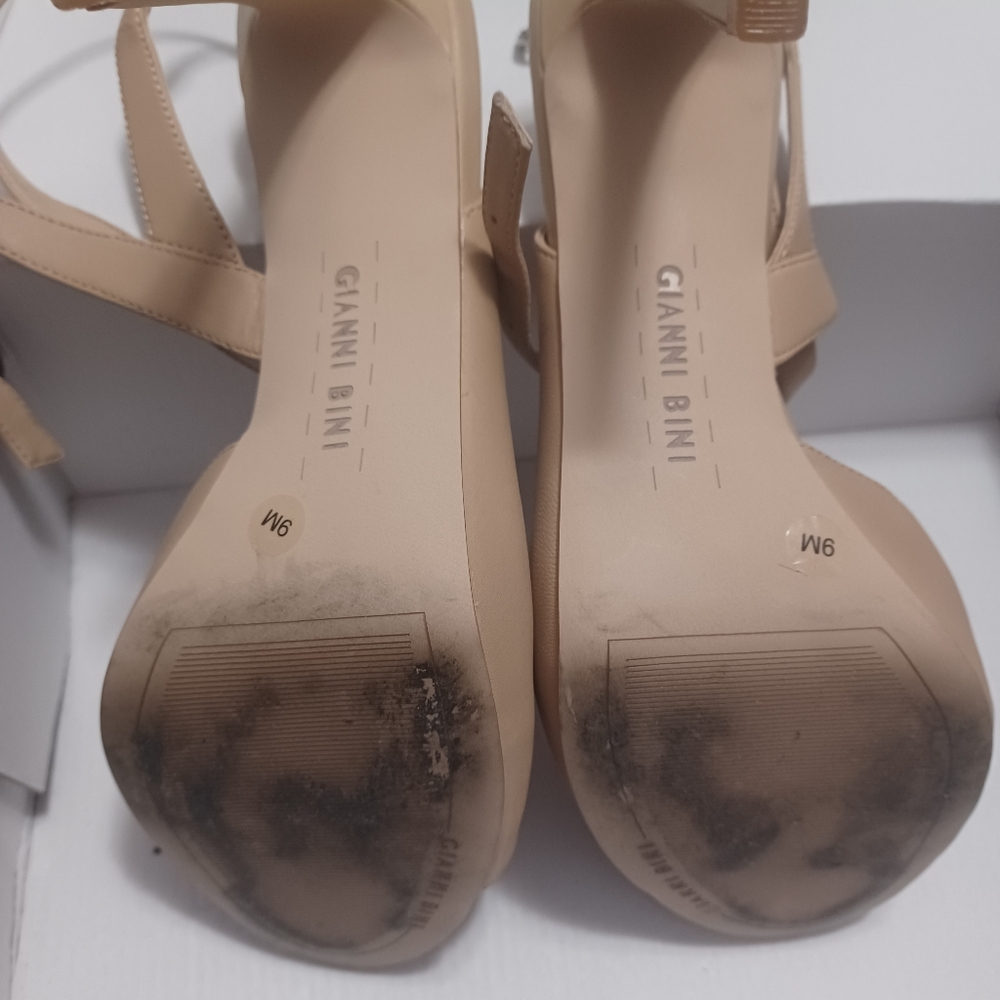 Shoes - Picture 4 of 4
